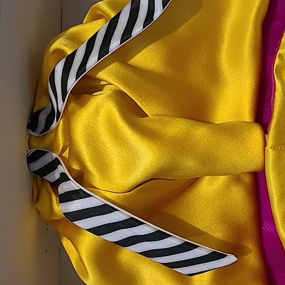 1996 Limited Edition Bill Blass Barbie MINT in BOX Vintage Barbie yellow gown !! - Picture 4 of 13